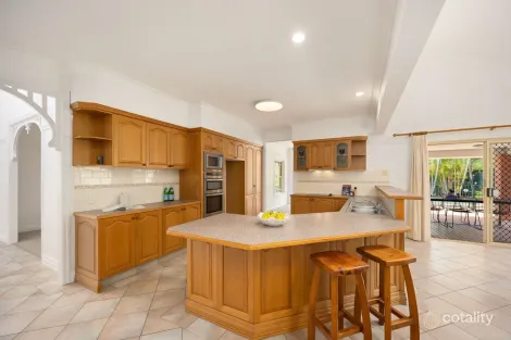 Property photo of 2 Preston Place Brookfield QLD 4069
