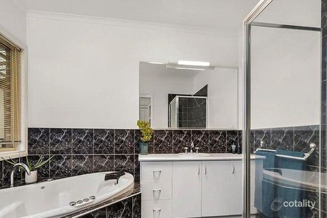 Property photo of 12 Lyons Rise Eltham VIC 3095