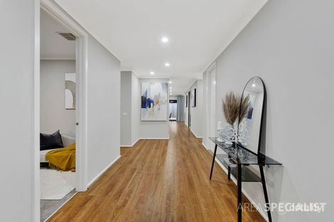 Property photo of 20 Mayflower Drive Cranbourne West VIC 3977