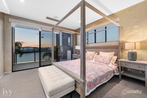 Property photo of 37 Quayside Drive Helensvale QLD 4212