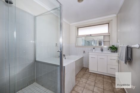 Property photo of 1 Ensign Grove Taylors Lakes VIC 3038