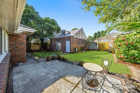 Property photo of 20 Alpine Grove Pascoe Vale VIC 3044