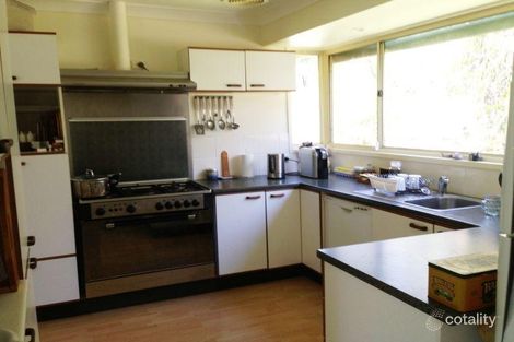 Property photo of 10 The Peninsula Killarney Vale NSW 2261