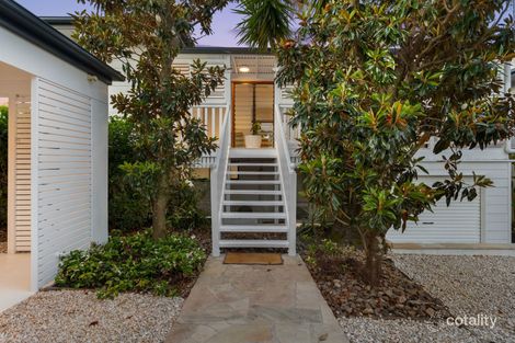 Property photo of 5 Third Avenue Labrador QLD 4215