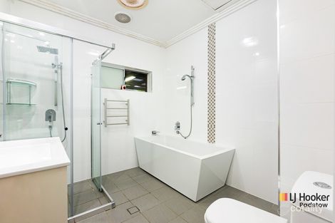 Property photo of 17 Woodburn Avenue Panania NSW 2213