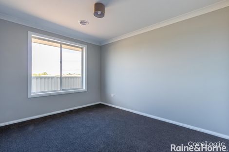 Property photo of 1 Marble Close Kelso NSW 2795