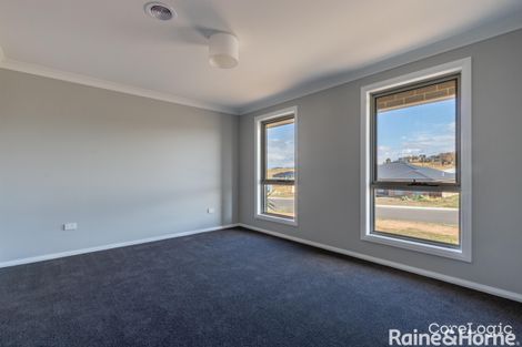 Property photo of 1 Marble Close Kelso NSW 2795