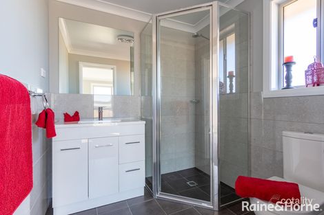 Property photo of 1 Marble Close Kelso NSW 2795