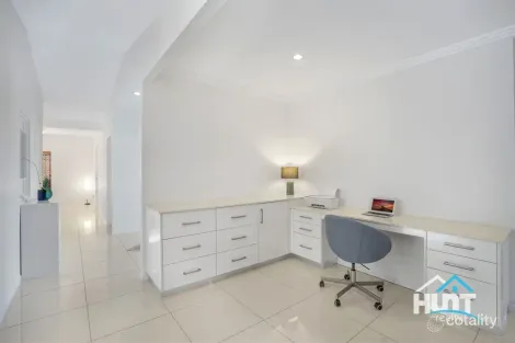 Property photo of 16 Conway Close Bentley Park QLD 4869