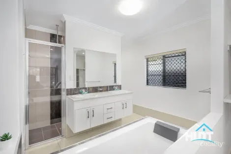 Property photo of 16 Conway Close Bentley Park QLD 4869