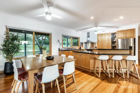 Property photo of 81 Eisemans Road Yarrambat VIC 3091
