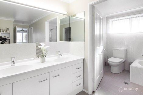 Property photo of 5 Lear Close St Clair NSW 2759