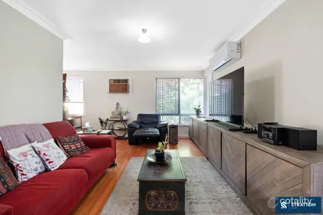 Property photo of 10 Ypres Road Camillo WA 6111