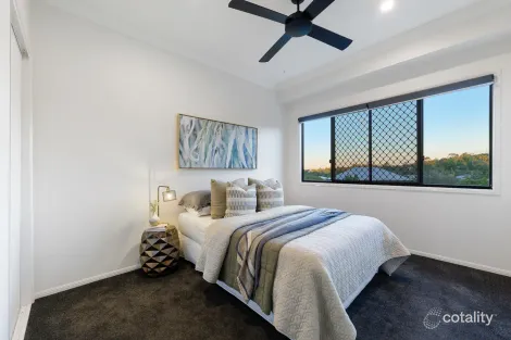 Property photo of 35 Balnaves Place Mitchelton QLD 4053