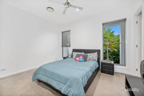 Property photo of 27 Azzurra Drive Varsity Lakes QLD 4227