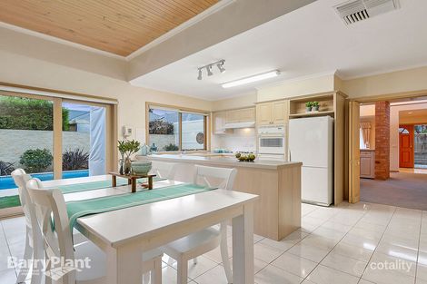 Property photo of 5 Peartree Place Knoxfield VIC 3180