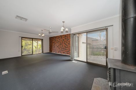 Property photo of 4 Chateau Avenue Narre Warren VIC 3805