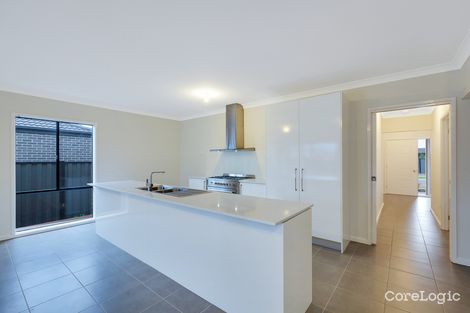 Property photo of 15 Fermont Avenue Craigieburn VIC 3064