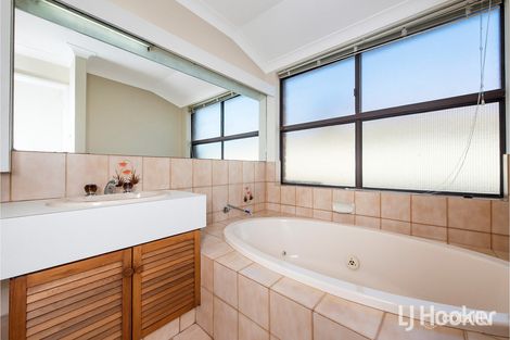 Property photo of 20 Willow Gardens South Yunderup WA 6208