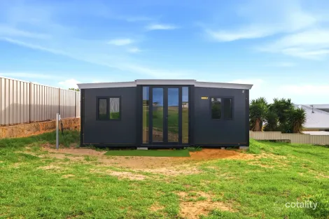 16 Shamrock St, Wandina, WA 6530