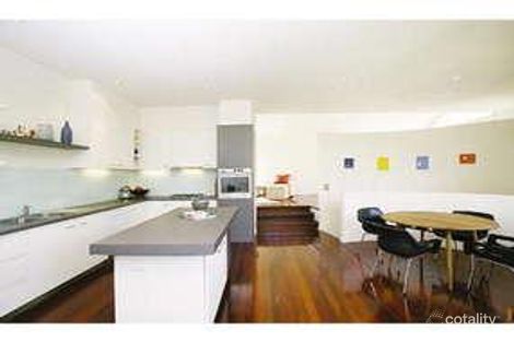 Property photo of 30 Fairbairn Road Toorak VIC 3142