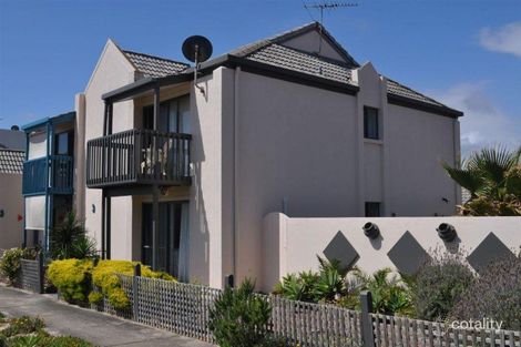 142 Gulf Point Dr, North Haven, SA 5018