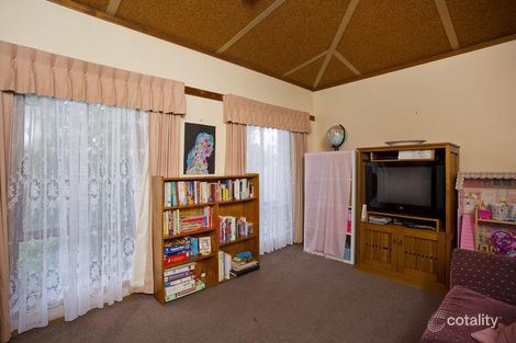 Property photo of 30 Howell Crescent Kangaroo Flat VIC 3555
