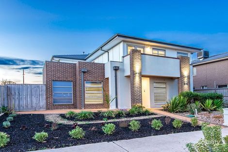 Property photo of 32 Ashcroft Avenue Williams Landing VIC 3027