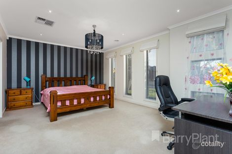 Property photo of 15 Whitlam Green Point Cook VIC 3030