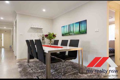 Property photo of 21 Petunia Place Macquarie Fields NSW 2564
