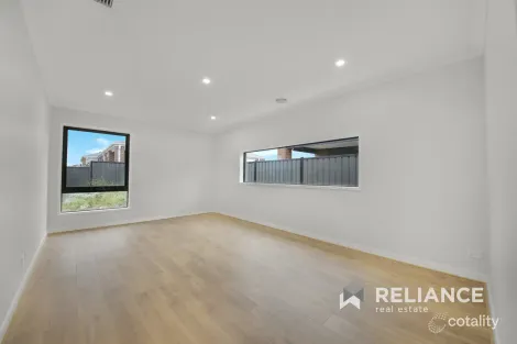 Property photo of 5 Agatha Way Werribee VIC 3030