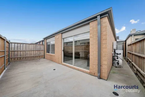 Property photo of 15 Gowar Road Tarneit VIC 3029