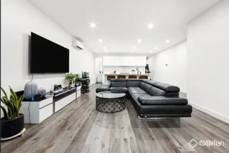 Property photo of 3/16 Garretty Road Caroline Springs VIC 3023