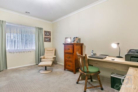 1 Dallas Brooks Pl, Pakenham, VIC 3810