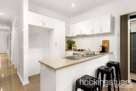 Property photo of 2/28 Whitlam Green Point Cook VIC 3030
