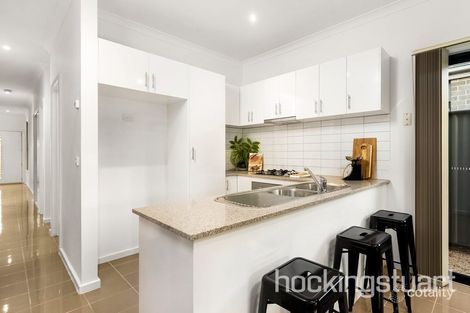 Property photo of 2/28 Whitlam Green Point Cook VIC 3030