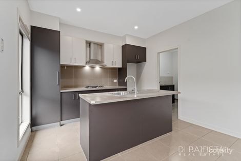 Property photo of 23/4 Delany Lane Craigieburn VIC 3064