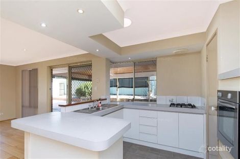 Property photo of 14 Satinash Retreat Halls Head WA 6210