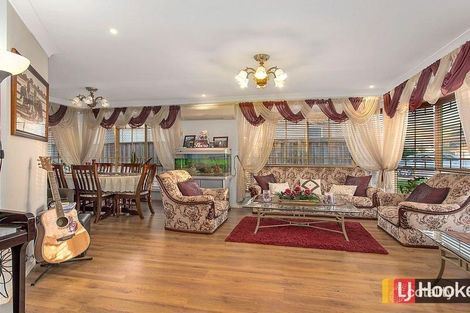 Property photo of 31 Jindabyne Circuit Woodcroft NSW 2767