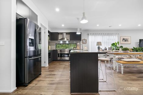 Property photo of 17 Pitfield Avenue Cranbourne East VIC 3977