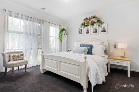 Property photo of 17 Pitfield Avenue Cranbourne East VIC 3977