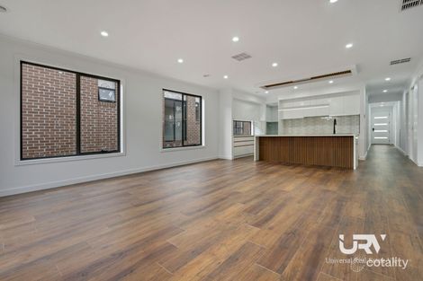 Property photo of 18 Sunnyside Drive Mickleham VIC 3064