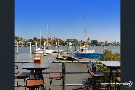 Property photo of 33 Oxlade Drive New Farm QLD 4005