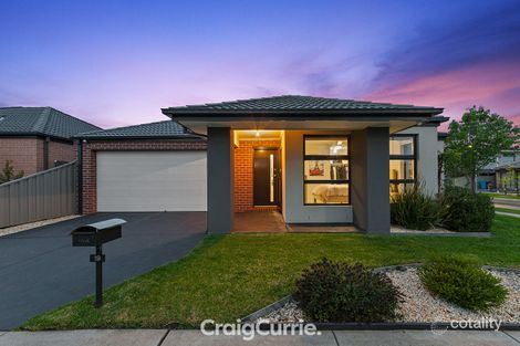19 Yellow Robin Cct, Cranbourne East, VIC 3977
