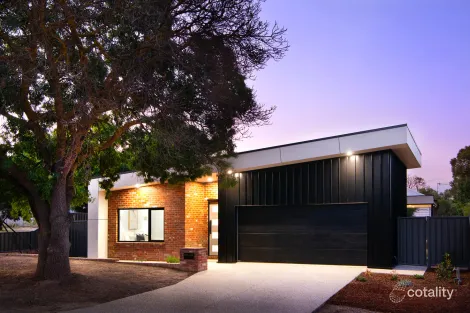 15 Van Heurck St, Castlemaine, VIC 3450