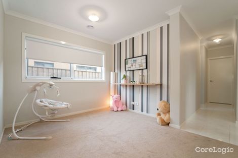 Property photo of 13 Hazelnut Road Manor Lakes VIC 3024