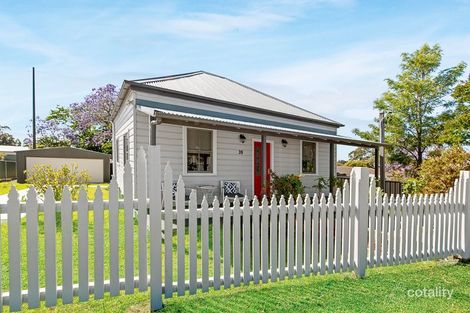 39 Aberglasslyn Rd, Rutherford, NSW 2320