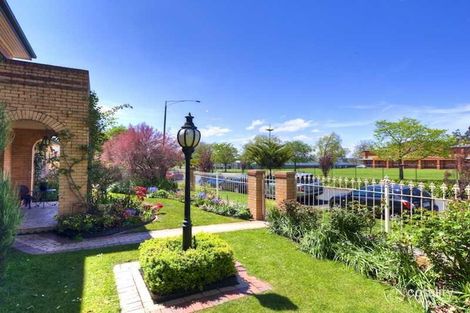 Property photo of 1702 Sturt Street Lake Wendouree VIC 3350