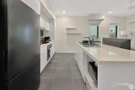 Property photo of 43 Lawrie Avenue Oonoonba QLD 4811