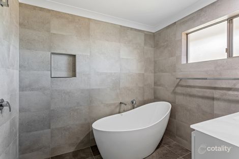 33 Remick St, Stafford Heights, QLD 4053